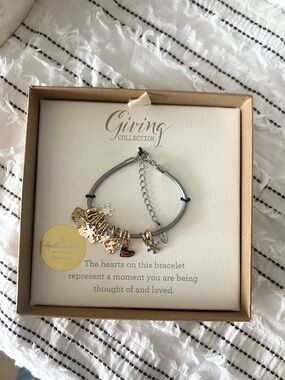 ⭐️ NEW Demdaco Giving Collection Bracelet Heart & Snowflake Charm